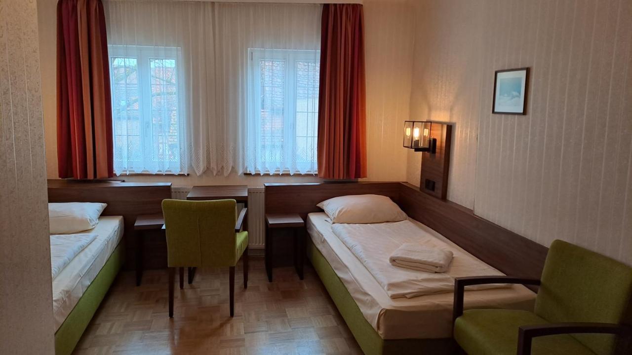 โฮเต็ล-กาสท์โฮฟ โกลเดเนอร์ ไกรเฟิน Hotel โรเทนบวร์ก อ็อบ แดร์เทาเบอร์ ภายนอก รูปภาพ