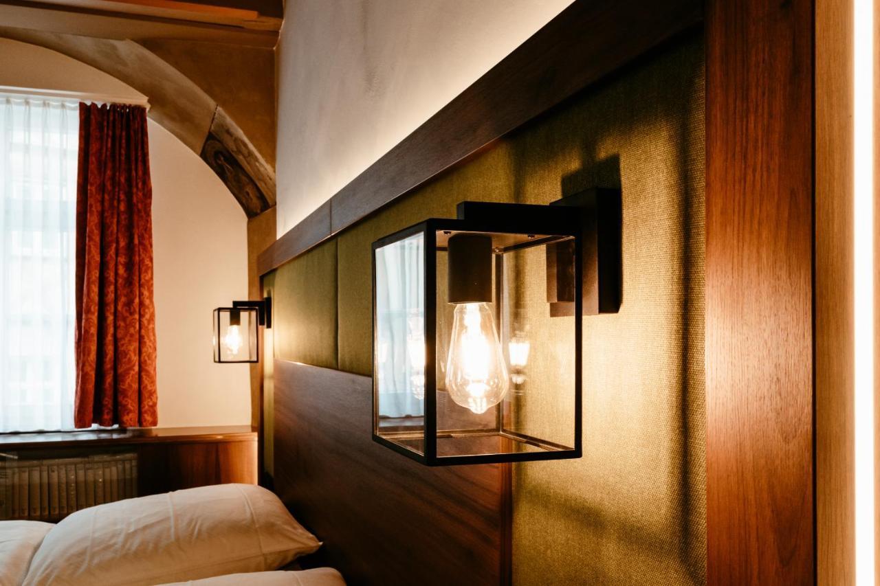 โฮเต็ล-กาสท์โฮฟ โกลเดเนอร์ ไกรเฟิน Hotel โรเทนบวร์ก อ็อบ แดร์เทาเบอร์ ภายนอก รูปภาพ