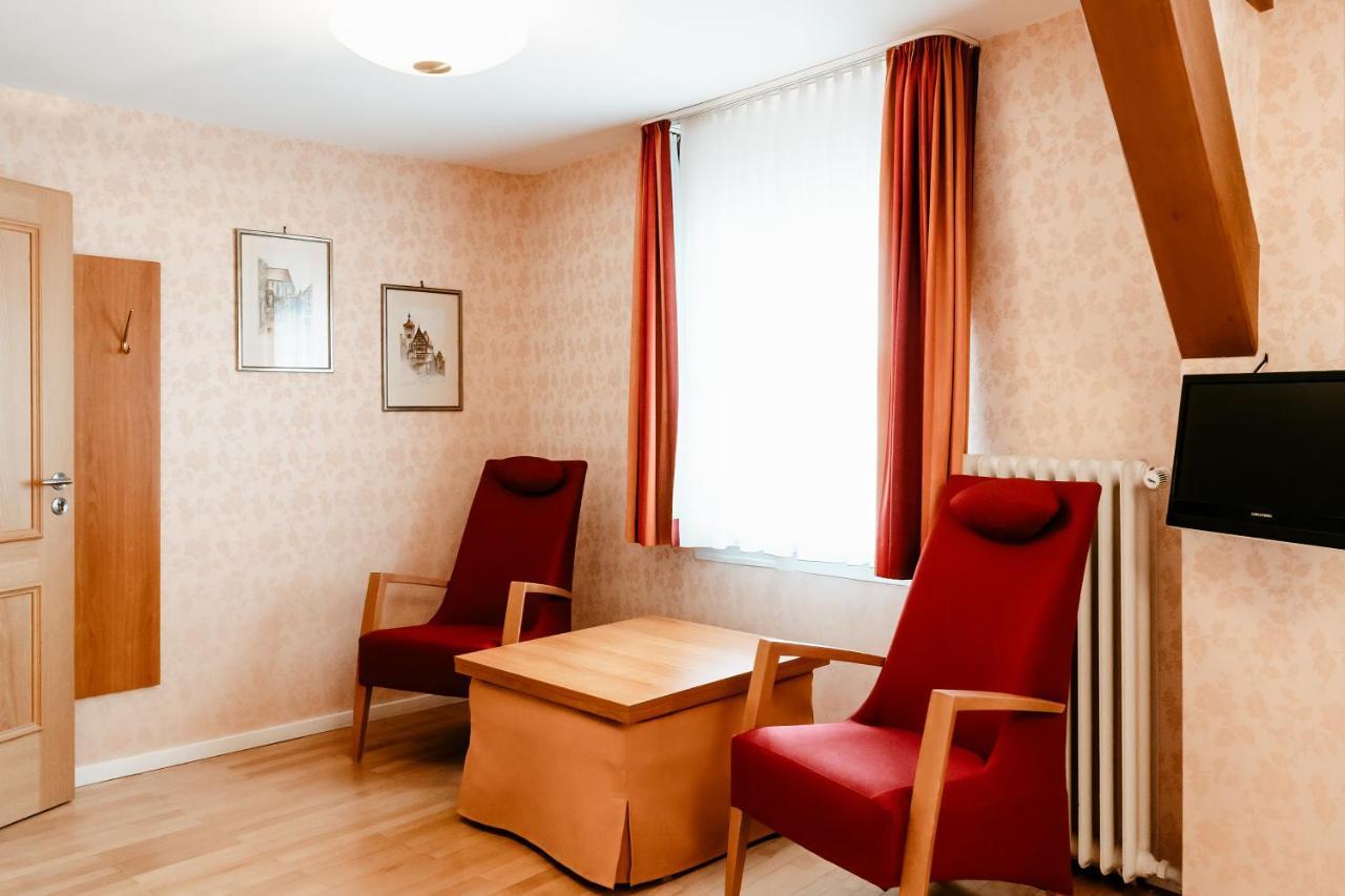 โฮเต็ล-กาสท์โฮฟ โกลเดเนอร์ ไกรเฟิน Hotel โรเทนบวร์ก อ็อบ แดร์เทาเบอร์ ภายนอก รูปภาพ